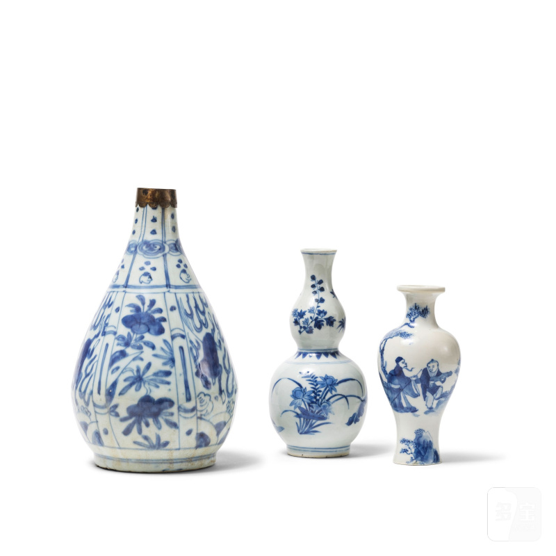 明 十六世紀 克拉克青花瓶 及 清 十八/十九世紀 青花小瓶兩件 | TROIS VASES EN PORCELAINE BLEU BLANC - 图4